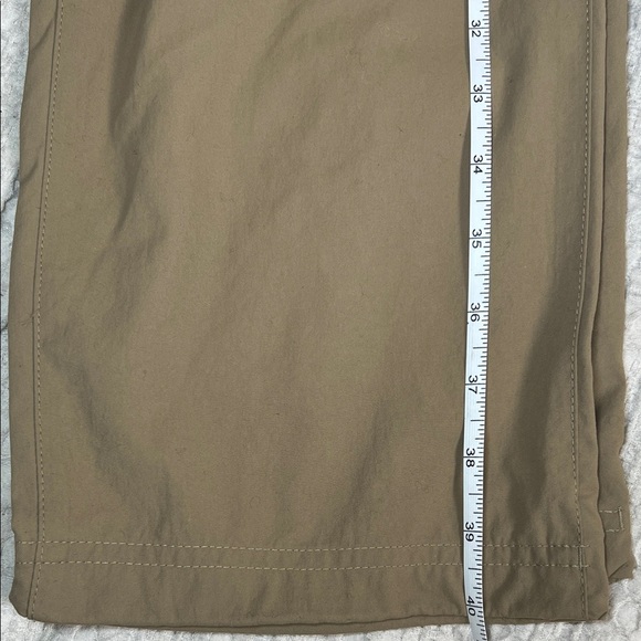 Mountain Hardwear Khaki Chinos 32X42 - Picture 10 of 11